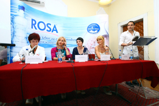 Niveska Bozinovic Prekajski, direktorka Instituta za neonatologiju, Nevena Karanovic, drzavna sekretarka Ministarstva zdravlja,Natasa Djurdjevic, regionalna direktorka kompanije Coca-Cola